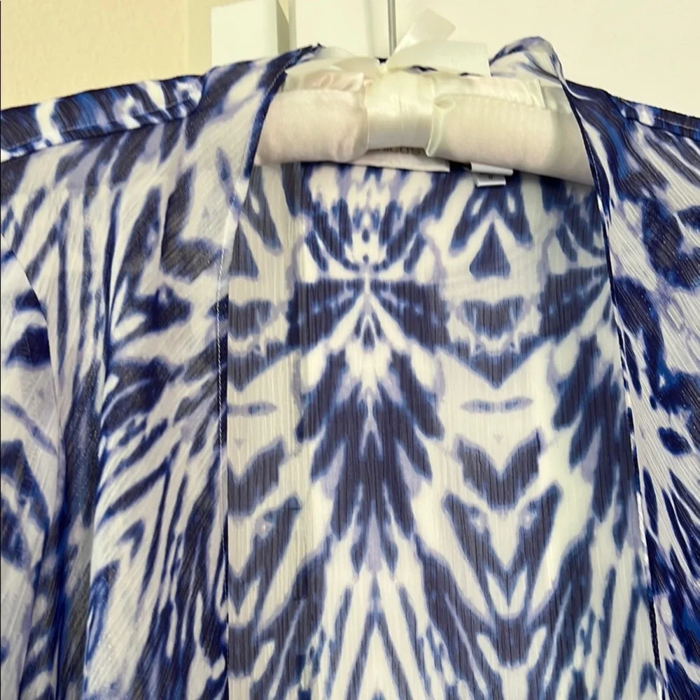 Chico’s Size I Blue and White Sheer Opened Blouse - Picture 2 of 8